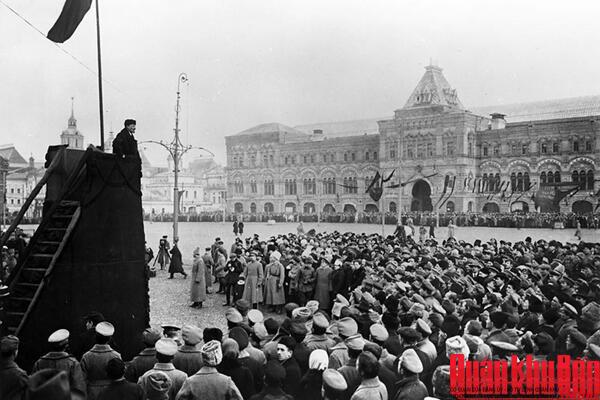 Cách mạng Tháng Mười Nga với khát vọng phát triển đất nước