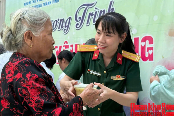 Bệnh viện Quân y 4 trao yêu thương gửi tới người bệnh