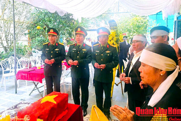 Bộ Chỉ huy Quân sự  tỉnh Quảng Trị phối hợp đưa 2 hài cốt liệt sĩ về quê hương an táng