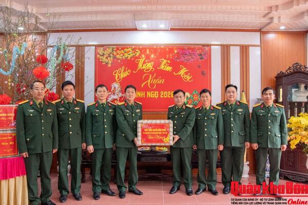 Bộ Tư lệnh Pháo binh - Tên lửa thăm, chúc tết Lữ đoàn Pháo binh 16