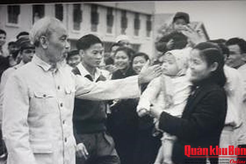 “Việc to cũng như việc nhỏ. Đảng và Chính phủ ta đều lo phục vụ lợi ích của Nhân dân”