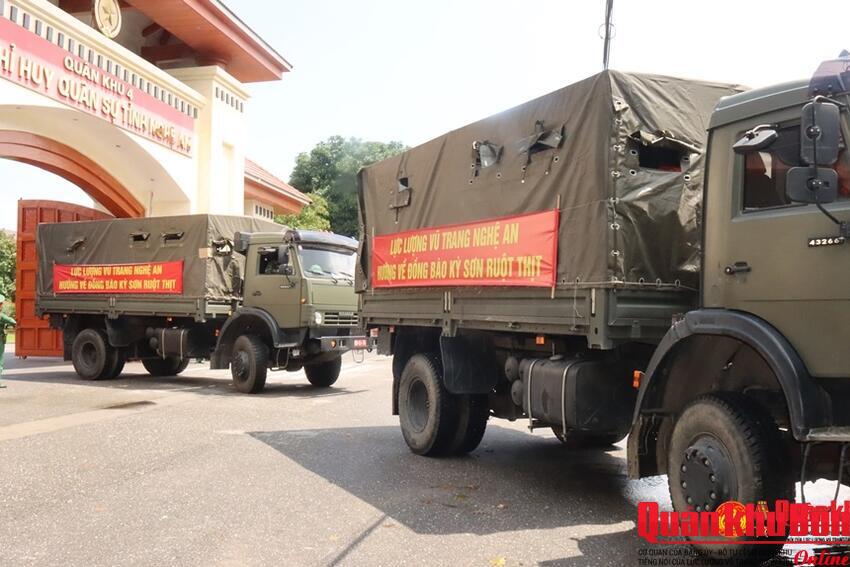 Hơn 150 cán bộ, chiến sĩ Bộ CHQS tỉnh Nghệ An lên đường giúp Nhân dân huyện Kỳ Sơn khắc phục hậu quả mưa lũ