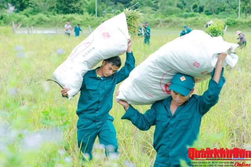 Lực lượng vũ trang Quân khu 4 vững bước tiến lên, hoàn thành xuất sắc nhiệm vụ
