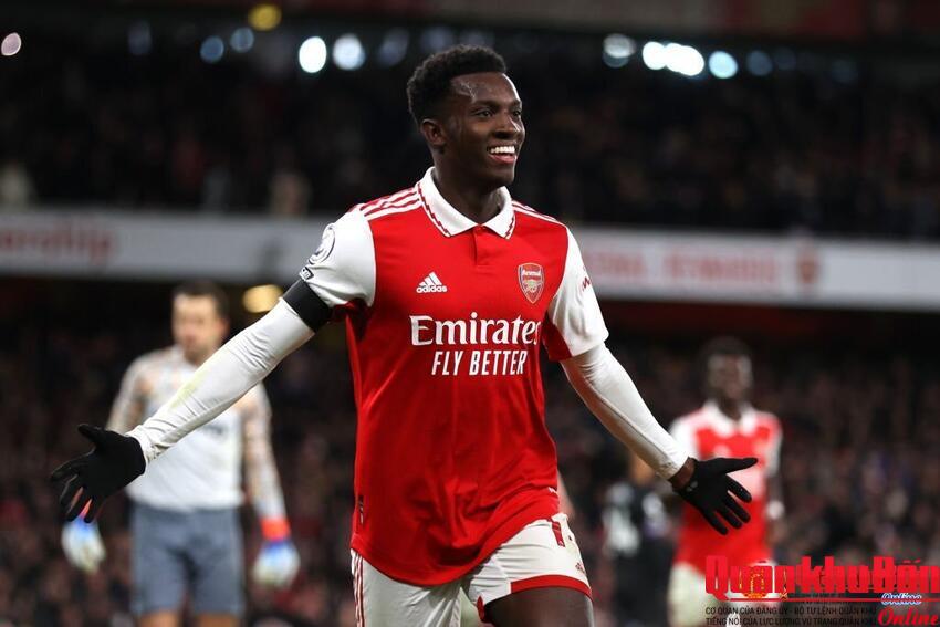 Bản lĩnh ngược dòng giúp Arsenal vững vàng trên đỉnh Bảng xếp hạng Ngoại hạng Anh