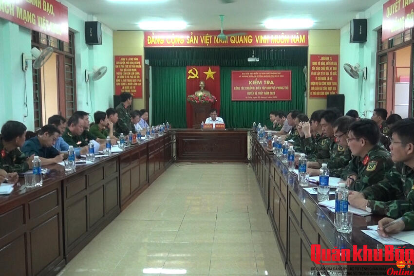 Kiểm tra công tác chuẩn bị diễn tập khu vực phòng thủ của huyện Lệ Thủy, tỉnh Quảng Bình