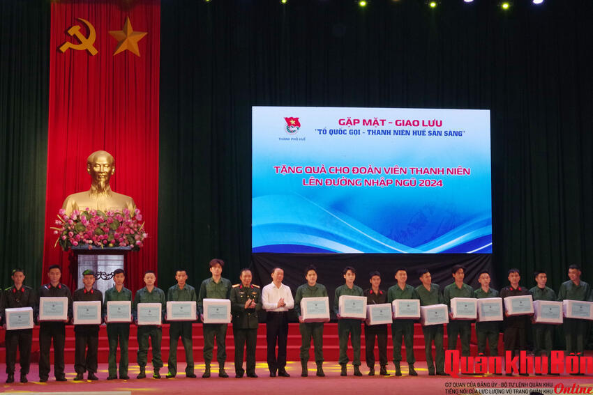 Thành phố Huế: Gặp mặt các thanh niên chuẩn bị lên đường nhập ngũ năm 2024