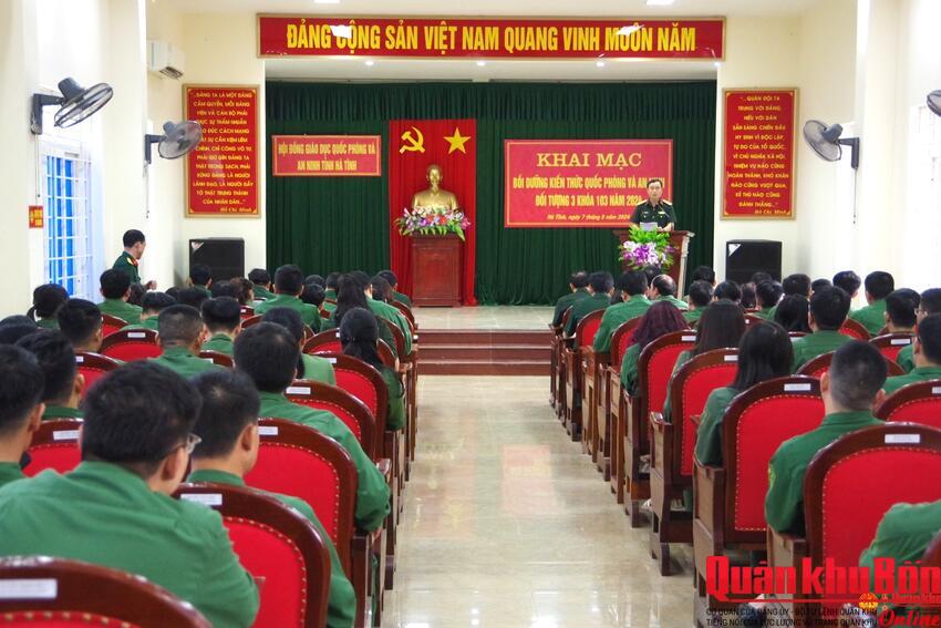 Tỉnh Hà Tĩnh: Khai mạc bồi dưỡng kiến thức Quốc phòng và An ninh, đối tượng 3, Khóa 103