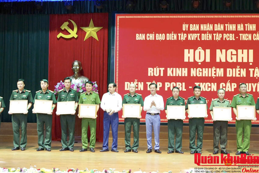 Hà Tĩnh: Rút kinh nghiệm diễn tập năm 2024