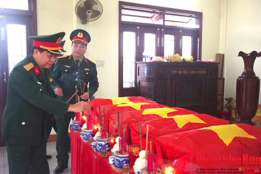 Bộ Chỉ huy Quân sự tỉnh Quảng Trị: Dâng hương, viếng các liệt sĩ vừa được quy tập tại huyện Hải Lăng