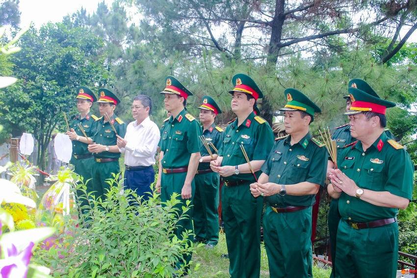 Quân ủy Trung ương – Bộ Quốc phòng tri ân tại Quảng Bình