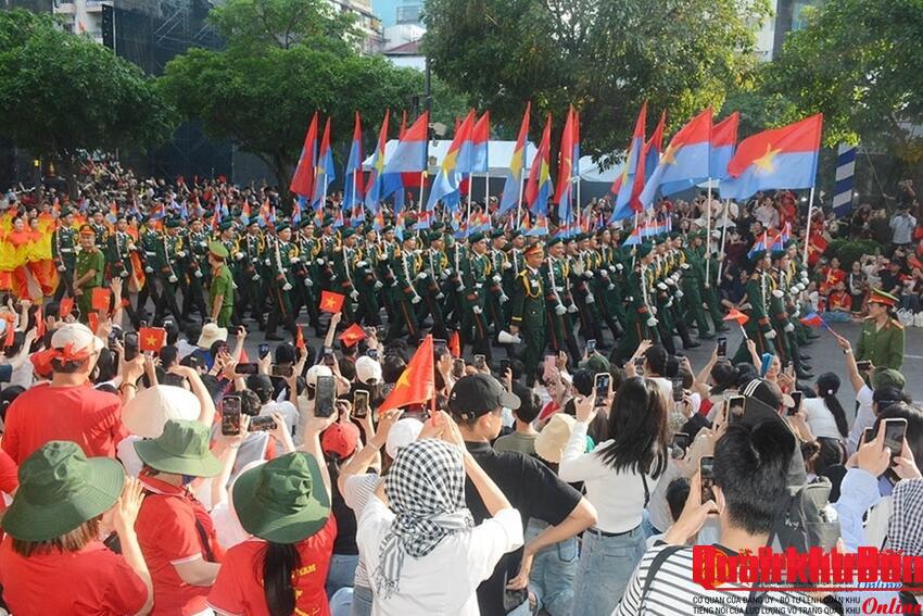 Âm hưởng tháng Tư