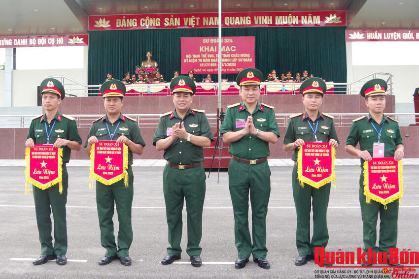 Sư đoàn 324 (Quân khu 4) khai mạc hội thao thể dục thể thao