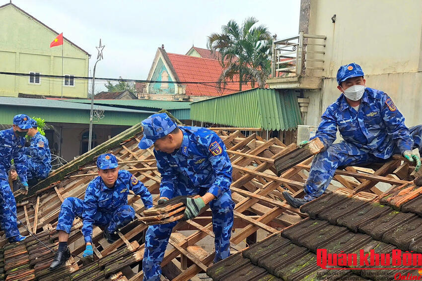 Chung tay xóa nhà tạm, nhà dột nát