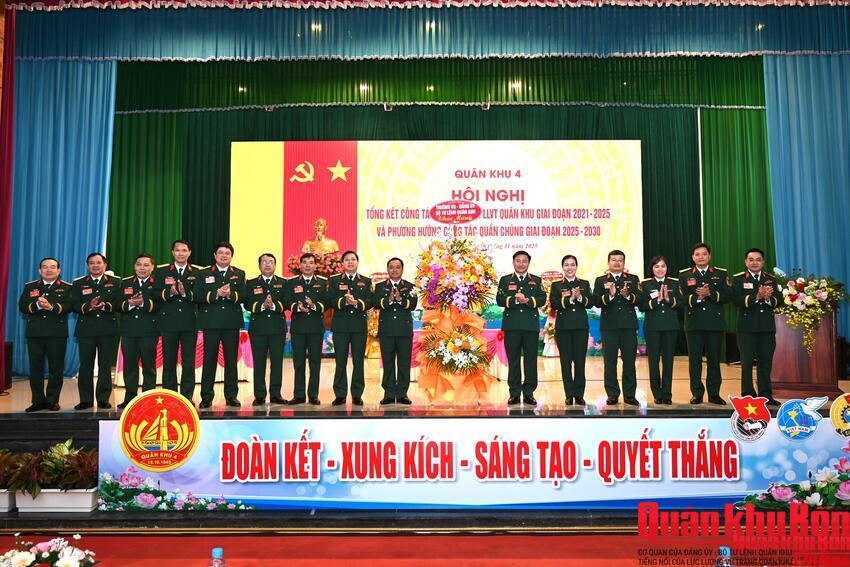 Tổng kết công tác quần chúng  trong LLVT Quân khu 4 giai đoạn 2021-2025