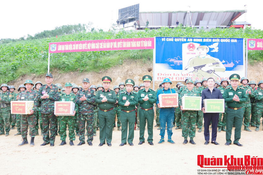 6 tập thể và 31 cá nhân được khen thưởng trong diễn tập Khu vực phòng thủ Ban Chỉ huy Bộ đội Biên phòng tỉnh Hà Tĩnh năm 2025