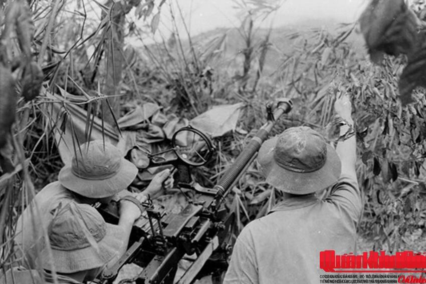 Tăng cường chỉ đạo hoạt động công tác Đảng, công tác chính trị trong lực lượng vũ trang Quân khu, góp phần xây dựng hậu phương, phát triển lực lượng, đánh bại “chiến tranh đặc biệt” của Mỹ - ngụy trên chiến trường Trị - Thiên (1961 - 1964)