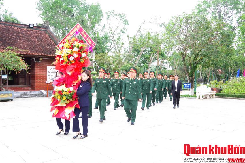 Bộ Chỉ huy Quân sự tỉnh Nghệ An dâng hoa, dâng hương nhân kỷ niệm 81 năm Ngày thành lập Quân đội Nhân dân Việt Nam