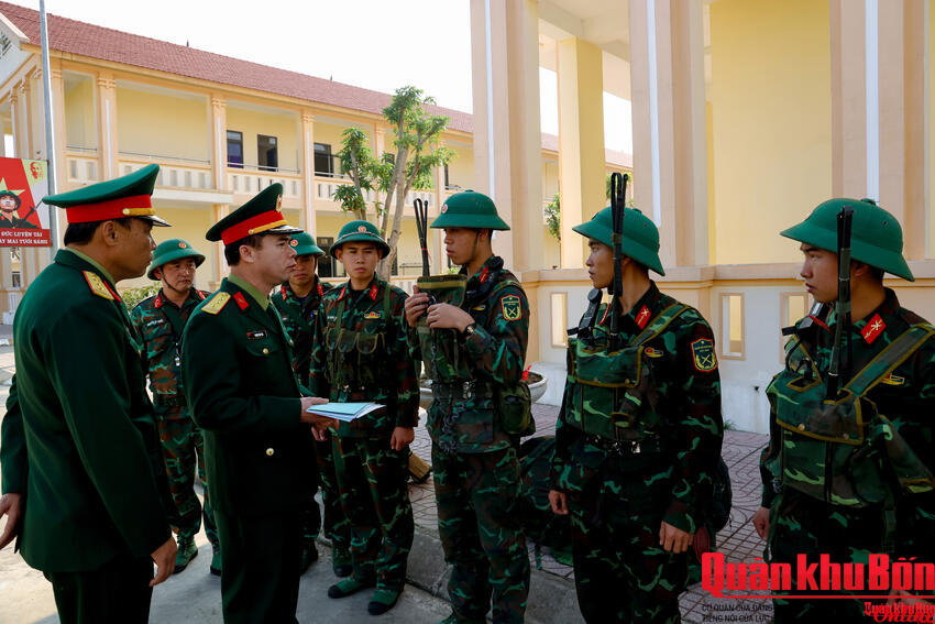 Quân khu 4 kiểm tra công tác sẵn sàng chiến đấu