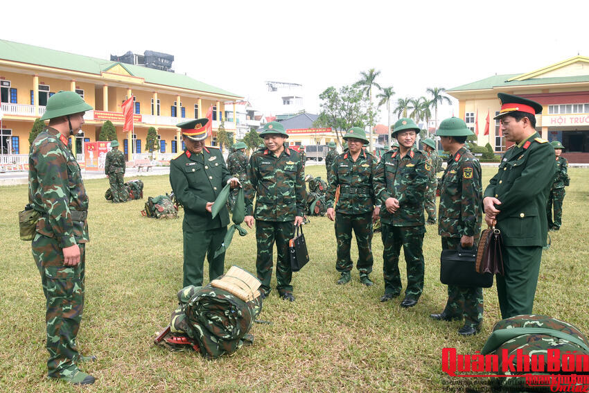 Quân khu 4 kiểm tra sẵn sàng chiến đấu tại Lữ đoàn Phòng không 283
