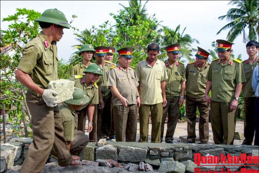 Đại tướng Lê Văn Dũng trưởng thành trong chiến đấu, nghĩa tình bền sâu