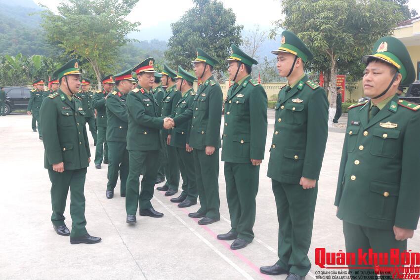 Thiếu tướng Hoàng Duy Chiến, Phó Tư lệnh Quân khu chúc Tết cơ quan, đơn vị trên địa bàn miền Tây tỉnh Thanh Hóa