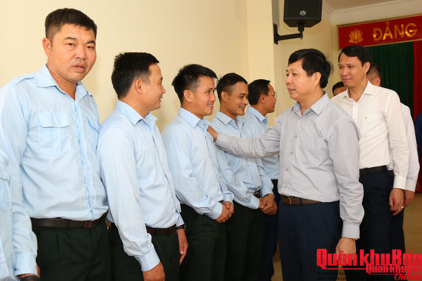 Ban Chỉ đạo 515 Quân khu 4 kiểm tra công tác tìm kiếm, quy tập hài cốt liệt sĩ tại tỉnh Bolikhămxay (Lào)