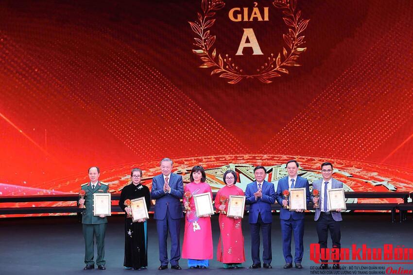 Giải Búa liềm vàng: Khẳng định vai trò của báo chí trong kỷ nguyên vươn mình