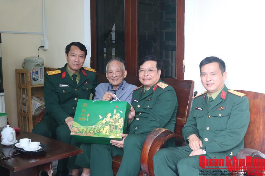 Thiếu tướng Ngô Nam Cường, Phó Tư lệnh Quân khu 4  kiểm tra và chúc Tết các cơ quan, đơn vị trên địa bàn thành phố Huế