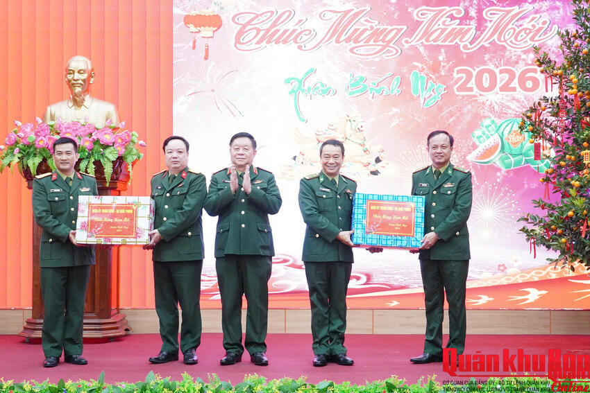 Đại tướng Nguyễn Trọng Nghĩa chúc Tết tại tỉnh Quảng Trị