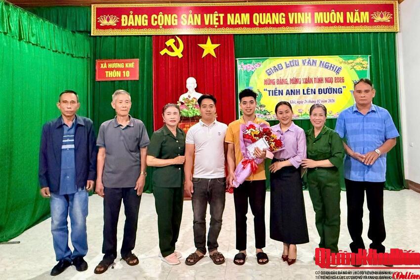 Xã Hương Khê, Hà Tĩnh: Giao lưu, gặp mặt thanh niên nhập ngũ