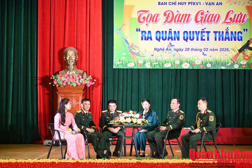 Ban Chỉ huy Phòng thủ khu vực 1 – Vạn An (Nghệ An) giao lưu “Ra quân quyết thắng”.