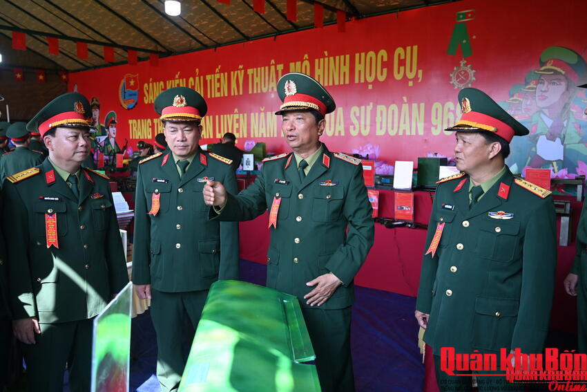 Trung tướng Hà Thọ Bình, Tư lệnh Quân khu 4 dự Lễ ra quân huấn luyện tại Sư đoàn 968