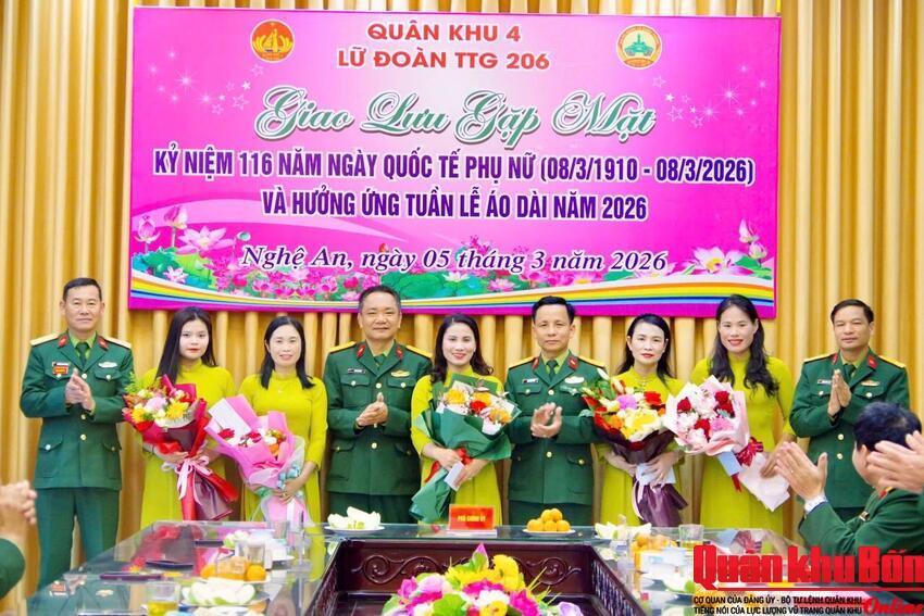 Lữ đoàn Tăng – Thiết giáp 206 giao lưu gặp mặt kỷ niệm 116 năm Ngày Quốc tế Phụ nữ