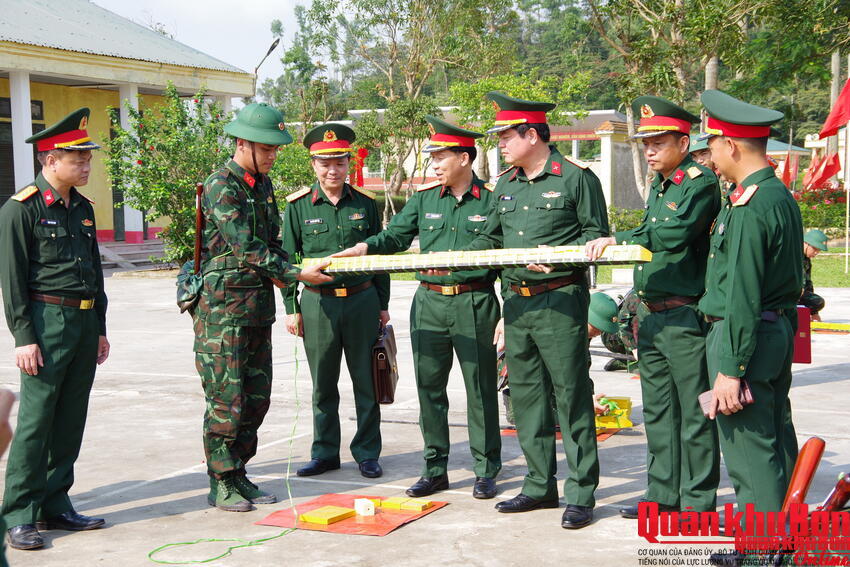 Quân khu 4: Kiểm tra công tác huấn luyện của Bộ Chỉ huy Quân sự tỉnh Hà Tĩnh