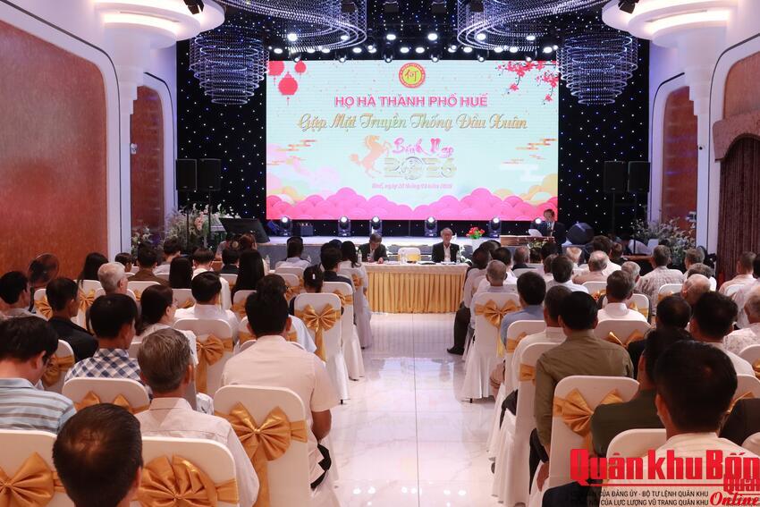 Họ Hà thành phố Huế gặp mặt truyền thống và trao thưởng học sinh giỏi