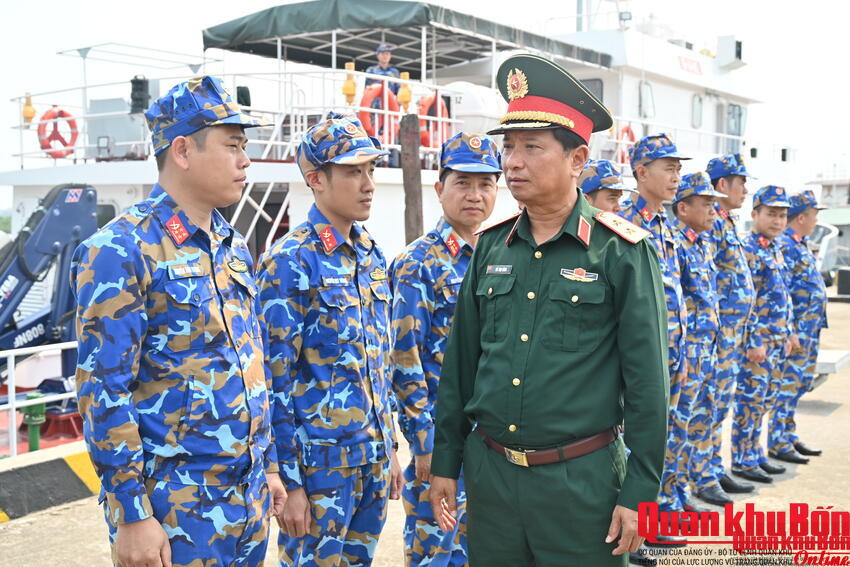 Quân khu 4: Kiểm tra Lữ đoàn Vận tải 654