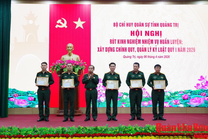 Bộ Chỉ huy Quân sự tỉnh Quảng Trị rút kinh nghiệm nhiệm vụ huấn luyện