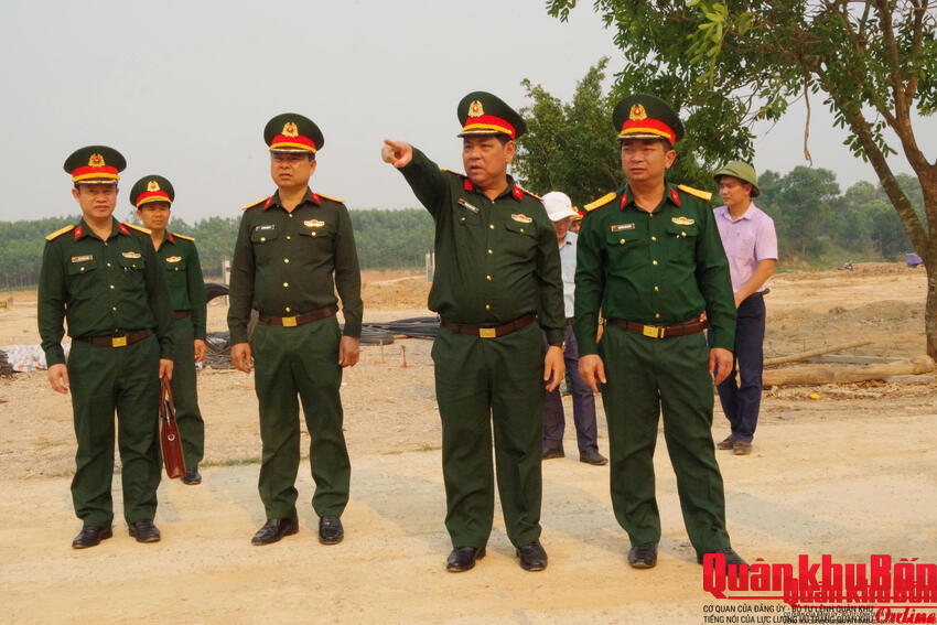Bộ Tham mưu Quân khu 4 kiểm tra công trình tại Trung đoàn 19