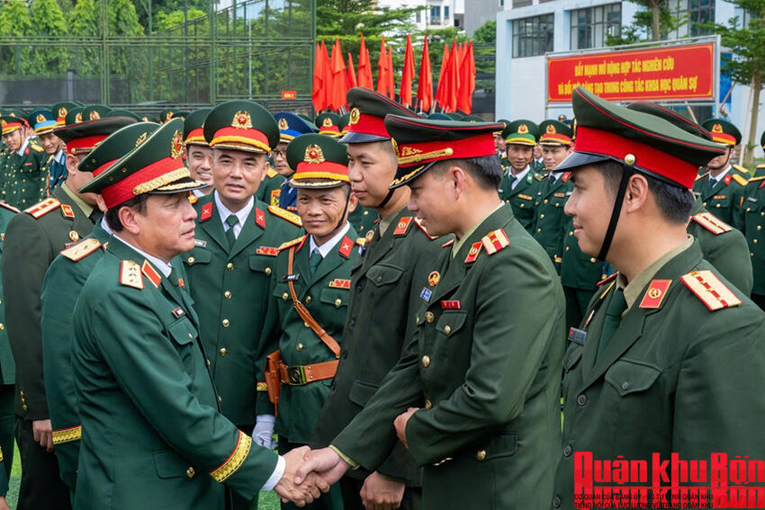 Nâng cao năng lực nghiên cứu khoa học cho học viên Hệ 4, Học viện Chính trị