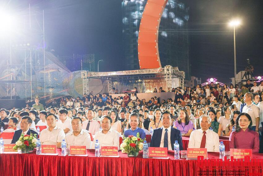 Khai mạc Festival Du lịch Cửa Lò 2026