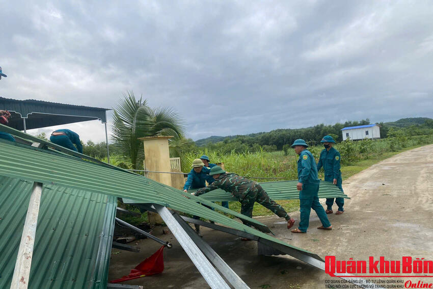 Nghệ An: Huy động bộ đội, dân quân giúp Nhân dân khắc phục hậu quả dông lốc, mưa đá