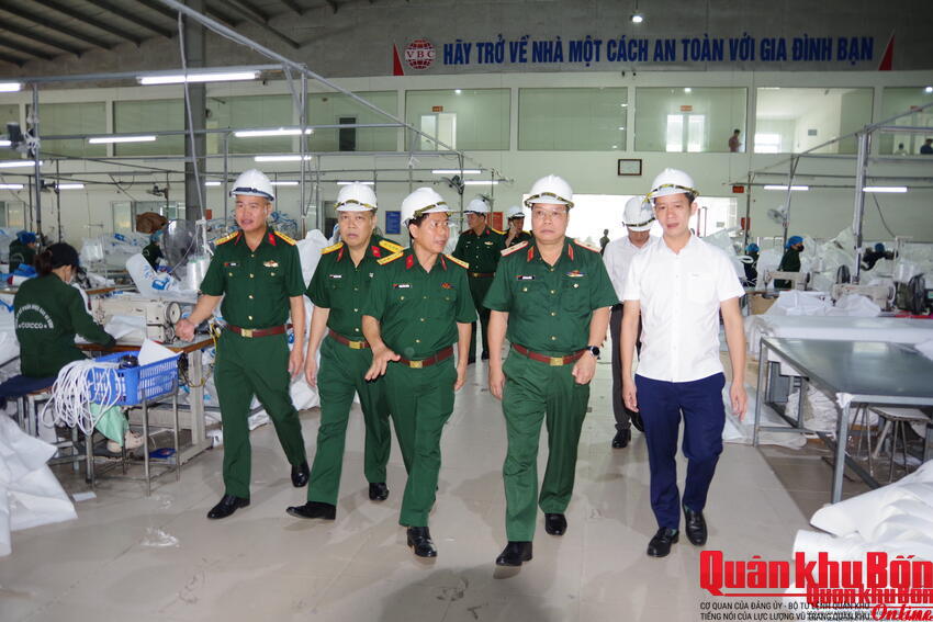 Quân khu 4: Kiểm tra tại Tổng Công ty Hợp tác kinh tế