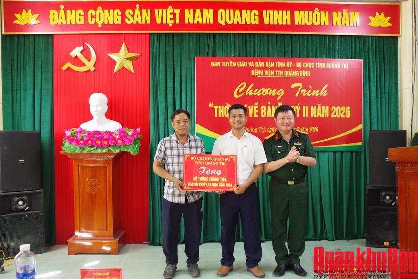 Bộ Chỉ huy Quân sự tỉnh Quảng Trị đưa “Thời sự về bản” đến đồng bào vùng cao