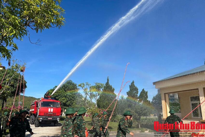 Trung đoàn 176, Sư đoàn 968 phối hợp luyện tập các phương án phòng cháy, chữa cháy