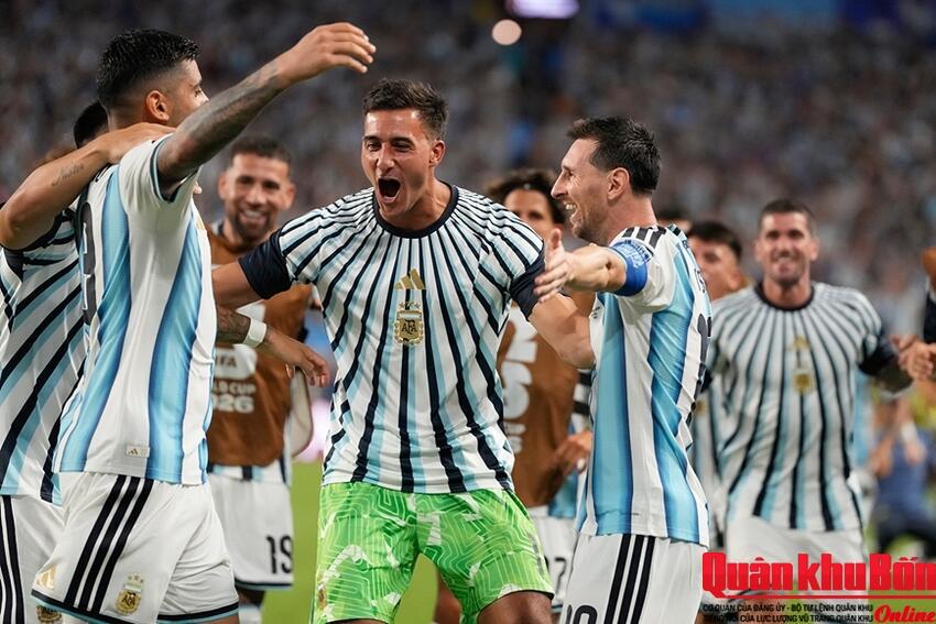 Messi nối dài kỷ lục, Argentina thắng kịch tính Cape Verde