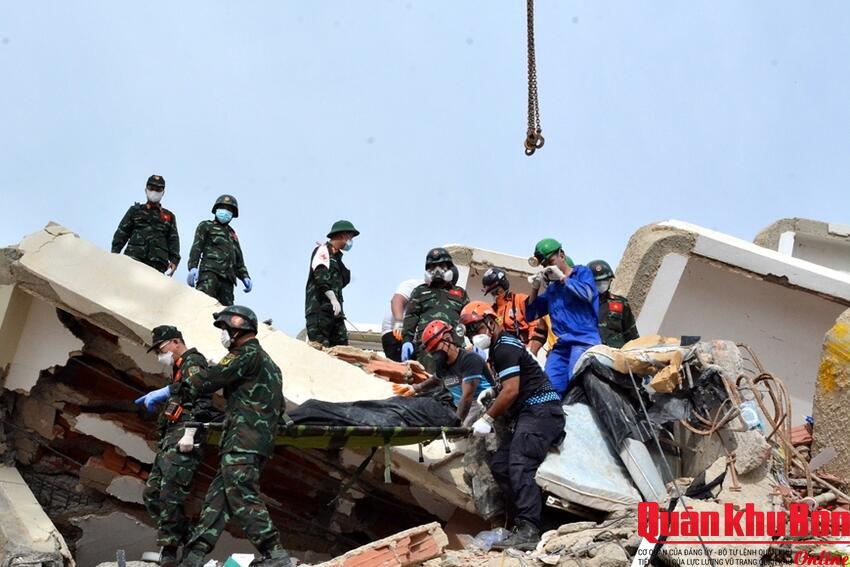 Đoàn Việt Nam đã đưa được 54 nạn nhân động đất tại Venezuela ra khỏi đống đổ nát