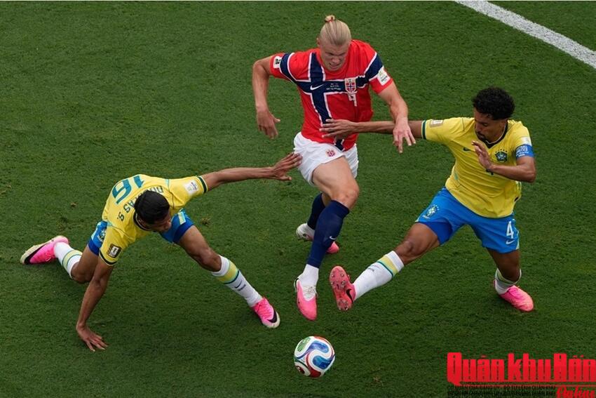Haaland lập cú đúp, Na Uy quật ngã Brazil để vào tứ kết World Cup 2026