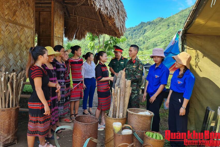 Xây "Thế trận lòng dân" trên vùng đất khó: Bài 2: Khi mô hình “dân vận khéo” bén rễ, nở hoa