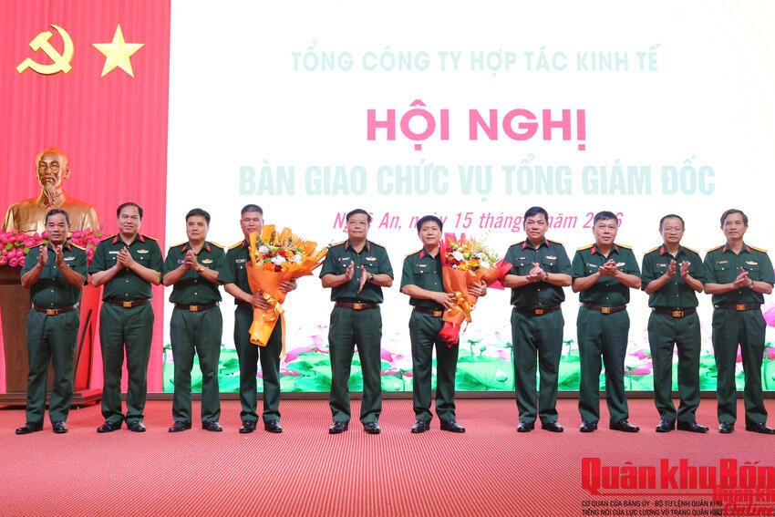 Quân khu 4: Bàn giao chức vụ Tổng Giám đốc Tổng công ty Hợp tác kinh tế