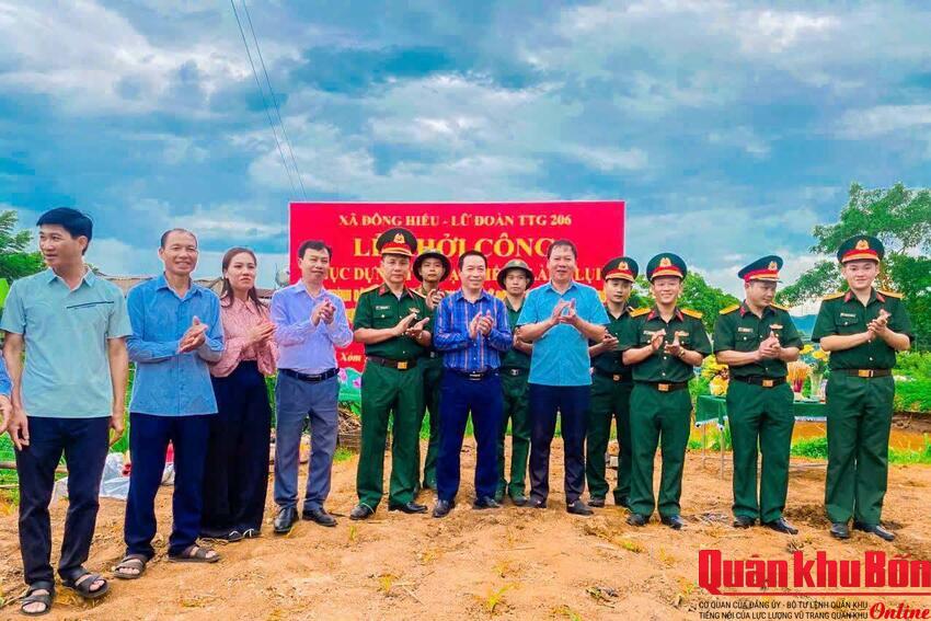 Lữ đoàn Tăng - Thiết giáp 206 (Quân khu 4) phối hợp triển khai có hiệu quả công tác dân vận